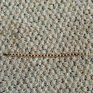 Costume jewelry bracelet